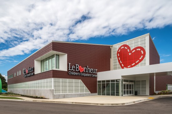 Le Bonheur Jackson Clinic, northwest perspective, day.