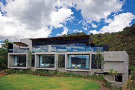 RR House by Buro Arquitectura