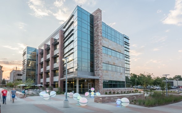 The exterior of the new chemistry building on the Colorado State University campus.  The chemistry and biology structures were built in tandem, utilizing different delivery methods, allowing both projects to minimize costs and create a thoughtful, new, unified Science Commons. 