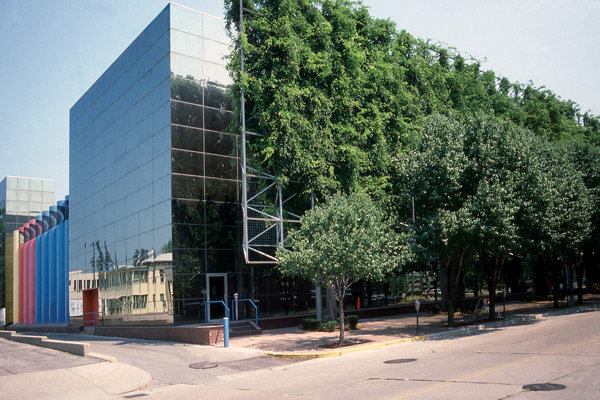 The Indiana Bell (now AT&T) Switching Center formerly sported a lushly-grown trellis (shown here in 1989).