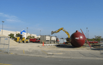 Crews prepare to install an underground storage tank (UST) at a gas station in Michigan. Wikimedia Commons: Dwight Burdette