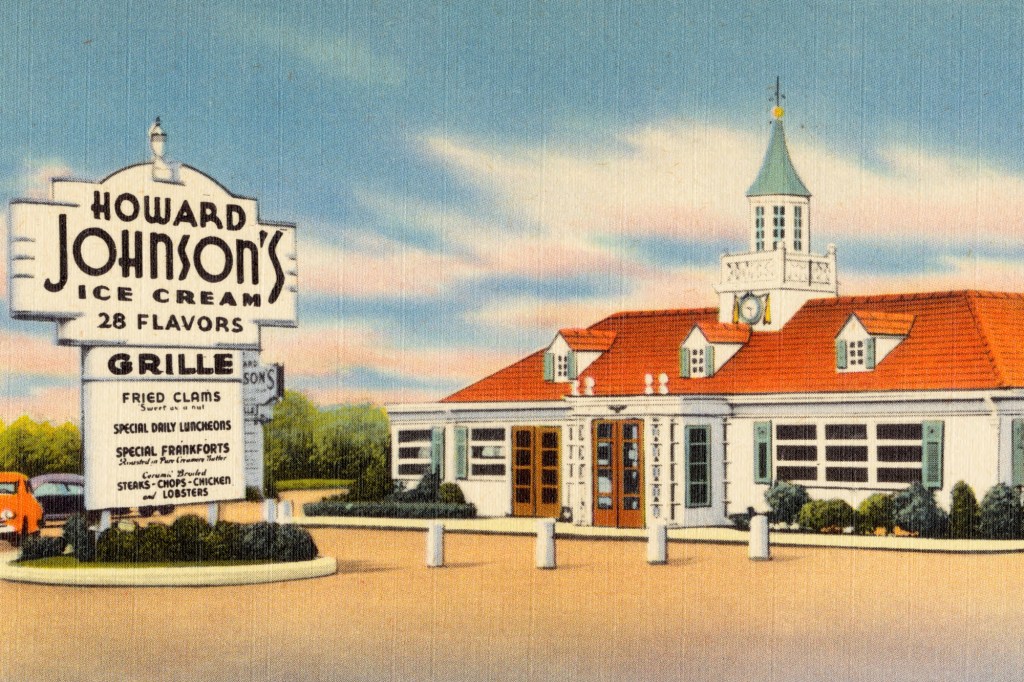 A postcard displaying a Howard Johnson's restaurant location in Bedford, Pa., featuring the chain's traditional Georgian-inspired style.