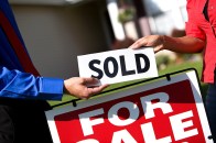 Despite recent rebounds in the U.S. homeownership rate, minority home buyers continue to struggle to recover from the foreclosure crisis.