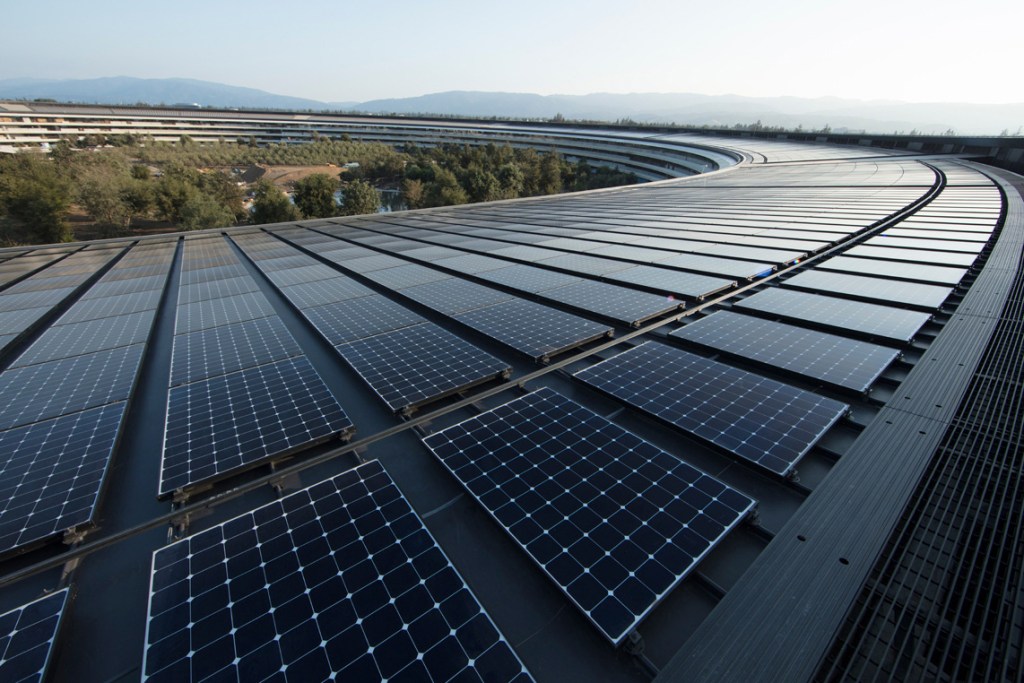 Apple’s new headquarters in Cupertino is powered by 100 percent renewable energy, in part from a 17-megawatt onsite rooftop solar installation.