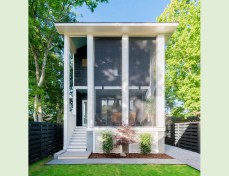 Modern Charleston, Tall breeze capturing screen porch