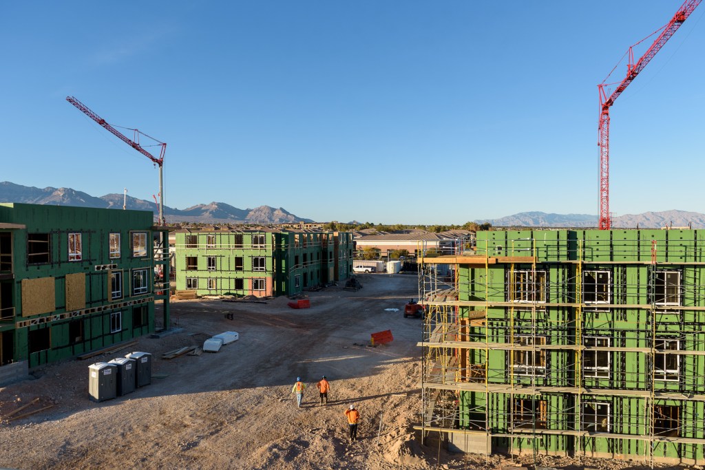 In Las Vegas, Katerra aims to construct the 24-unit Garden apartment K90 in 90 days, about 30 to 50 days faster than the conventional pace.