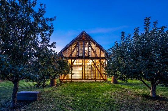 Přístavba Jižní Čechy, HAMR's addition to a residence in South Bohemia, Czech Republic
