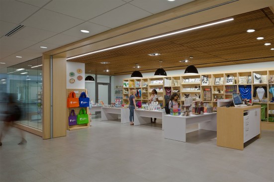 Library Friends' Store