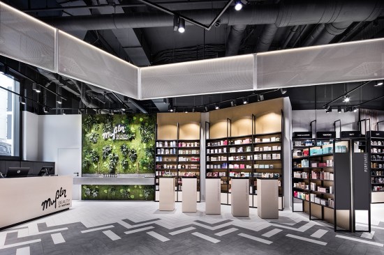 individual units: green wall with washbasin and women’s fragrances” 