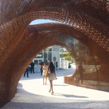 SHoP Architects's "Flotsam & Jetsam" outside the fair