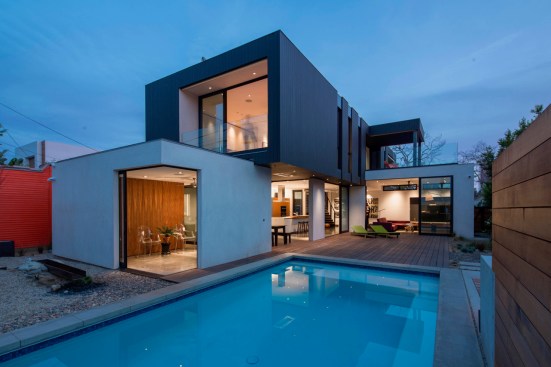 Using the mnmMod panels, Minarc created the Drexel, a modern 3,000-square-foot home in the Beverly Grove area of L.A.