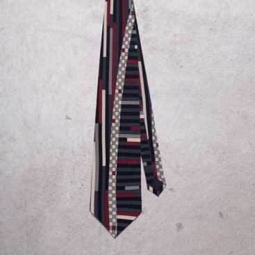 Tie in 42nd Street pattern
