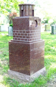Michael Graves's grave marker in Princeton, N.J.