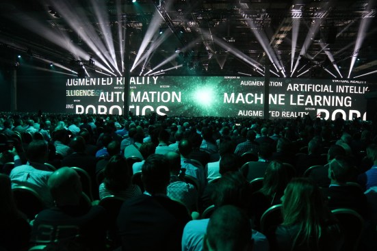 Nearly 10,000 architects, engineers, builders, and designers gathered at Autodesk University 2017 to hear Autodesk leaders discuss the future of its technology.