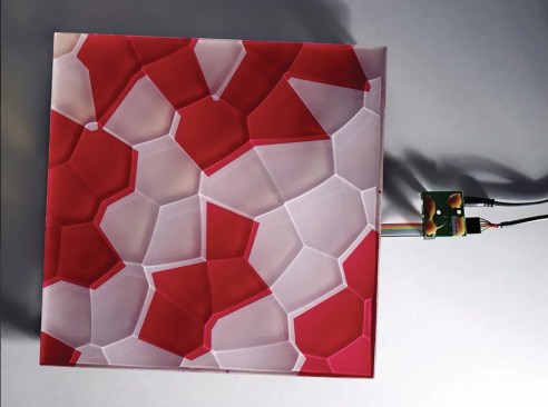 E-ink Prism