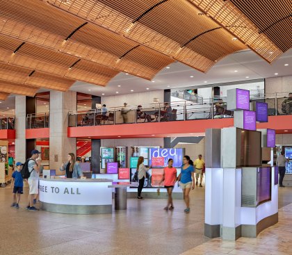 The new lobby and entrance forge a greater connection between the library and the city making it a "lively cultural center."