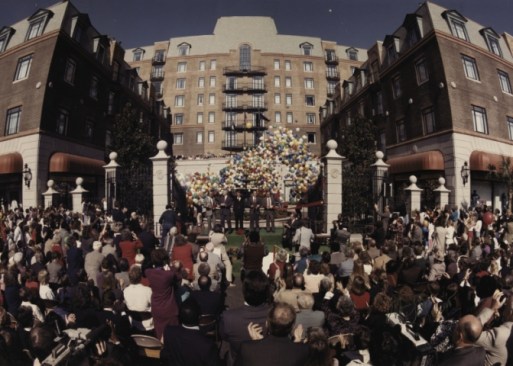 The 1986 opening of Charleston Place