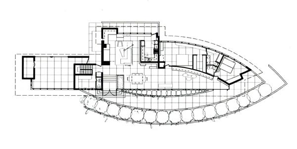 The site and floor plan.