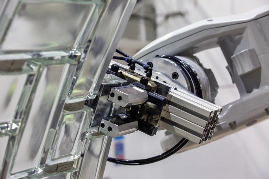 The vault shape was conceived to showcase the robots’ capabilities, particularly in spatial awareness.