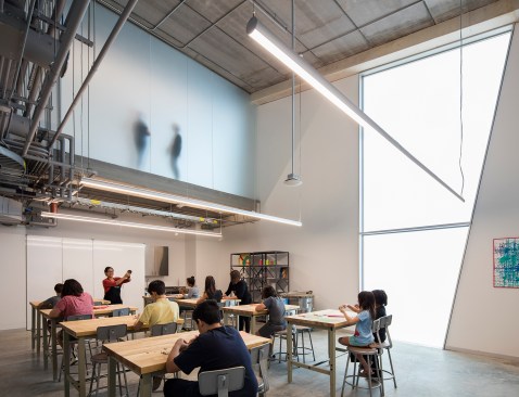 A studio classroom inside the Glassell School of Art by Steven Holl Architects.