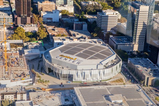 The downtown location of the Golden 1 Center has reduced the average energy expended by visitors to the arena.