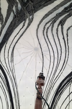 Placing the reinforcement fibers with parallel distribution.