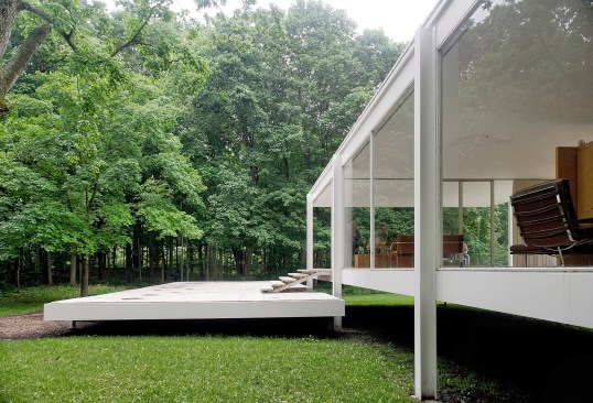 Entrance stair, Farnsworth House