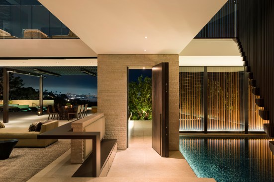 Using LEDs enabled details like the graze of light at the wood screen and water’s edge.