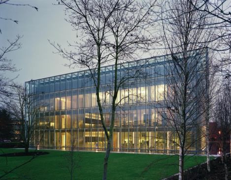 The high-visibility site at the Unversity of Oregon led to the idea of four public façades on the 40,000-square-foot academic learning center.