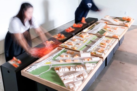 The UltraBarrio team tests bus-stop models for Houston’s planned Bus Rapid Transit corridor.