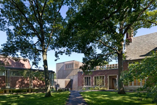 The Pendleton West addition by KieranTimberlake connects Wellesley College's Jewett Arts Center (left), designed by Paul Rudolph, and Pendleton Hall (right).